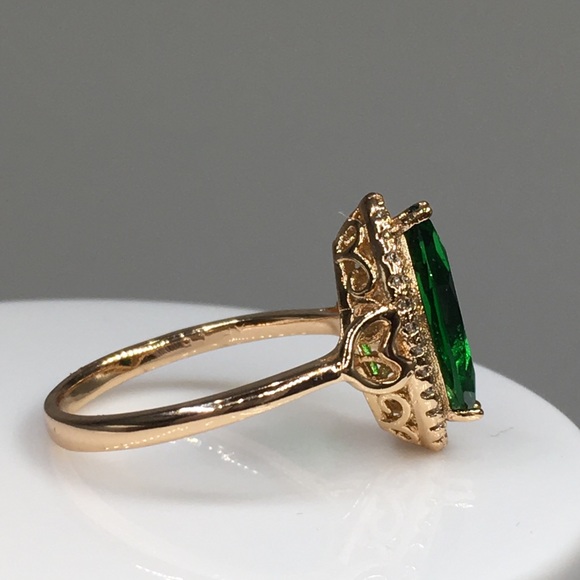 18k yellow gold emerald engagement wedding ring - Picture 5 of 8